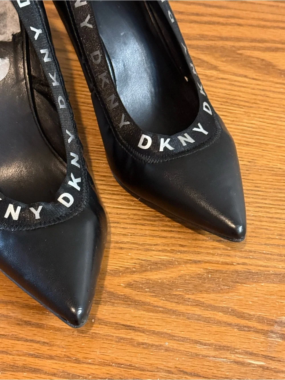 Y2K DKNY Women Katrina Logo Pumps Heels Color Black Size 7